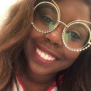 Meet your Posher, Shakirah